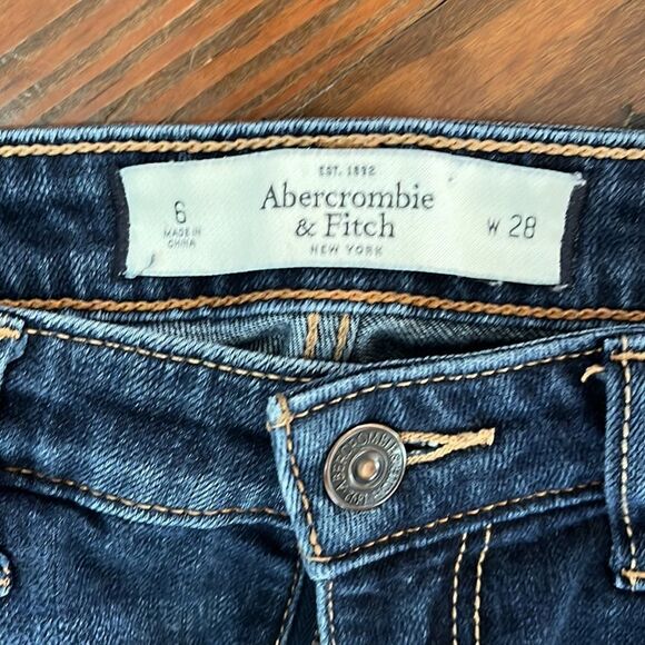Abercrombie embellished jeans. Size 6/28 - Picture 2 of 3